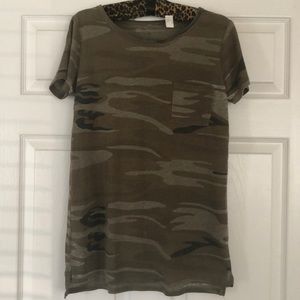 Juniors lightweight camo pocket T-shirt